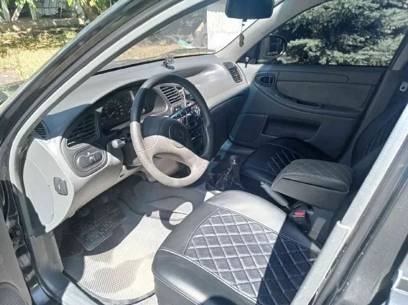 Продам ланос 2010 год. автомобиль в отличном состоянии, всё работает, пробег родной, резина новая на шипах. остальные вопросы по телефону. торг уместен. +79494231824 цена 470.000 📞 звоните: +7(949)4231824 - фотография - 7