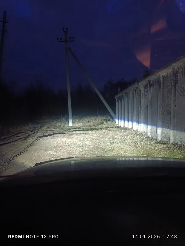 Продаю mitsubishi lancer 9, мотор 1.6 механика, год 2006, пробег 180,000 и растет, фары мини-линзы светят хорошо, в багажнике стоит саб и новый пол багажника, по салону установлена подсветка в ноги, также андроид - магнитола, салон отхимчистил. ставил новые шрузы, новый подрамник, новый правый рычаг, по ходовой сделанно все, лежат новые передние колодки на него, комплект новой летней резины на новых дисках от фирмы vossen, по мотору все в порядке. все подробности в лс или по номеру телефона +79494175490 иван осмотр и продажа донецк, кировский район. 📞 звоните: +7(949)4175490 - фотография - 7