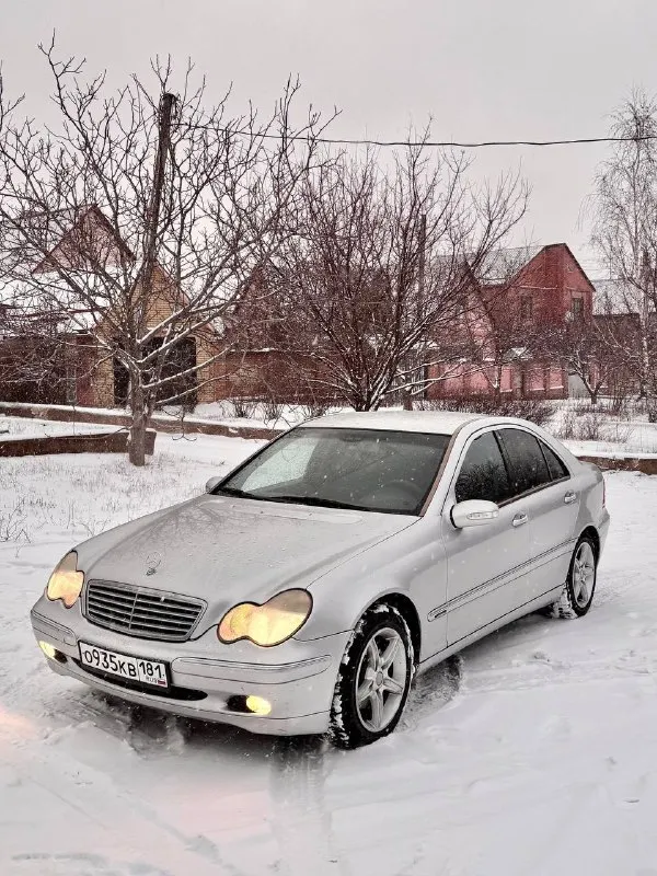 Продам mercedes w203 в очень хорошем состоянии, 2002 года. я хозяин, на местном учете! 206.000 родно... - фотография