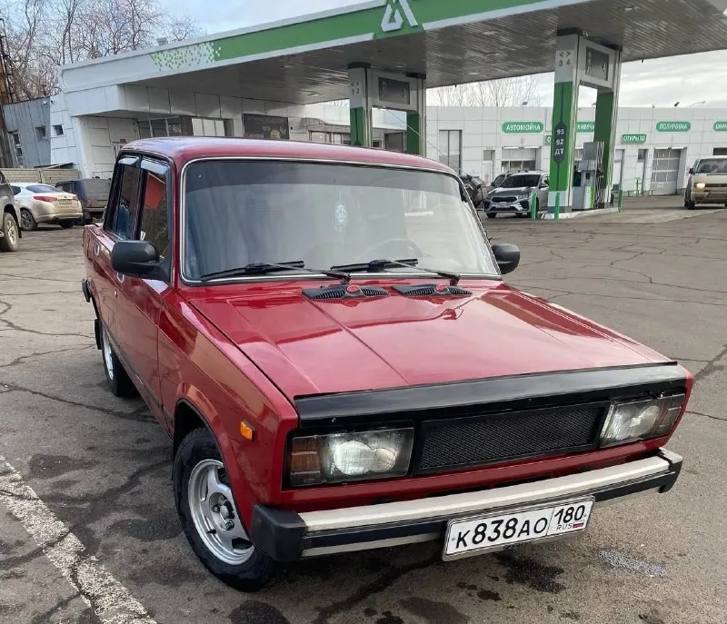 Продам ваз 2105 год выпуска 1995 в хорошем состоянии, машина без вложений. двигатель, коробка, ходов... - фотография