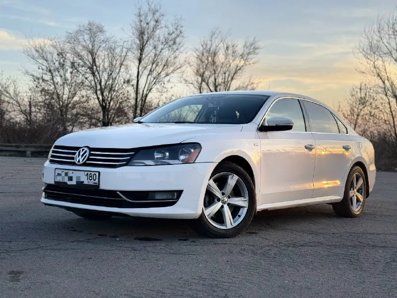 Volkswagen passat b7 (2015г. ) пробег 118 тыс. миль двигатель 1.8 tsi (бензин) 170 л. с. коробка классический автомат aisin двигатель работает отлично, не троит, не дымит, нигде не течет коробка листает как надо ходовая на отлично. кожаный салон в хорошем состоянии. по комплектации: без ключевой доступ, климат, круиз контроль, датчик света, подогревы передних сидений,4 стеклоподъемника, электрорегулировка зеркал, эл. привод сидения водителя, кожаный мульти-руль, камера заднего вида, сенсорная мультимедиа документы без штрафов и арестов, я 2й хозяин любой вид переоформления г. снежное +79490862383(телеграм на этом номере) цена: 1.270.000 📞 звоните: +7(949)0862383 - фотография - 3