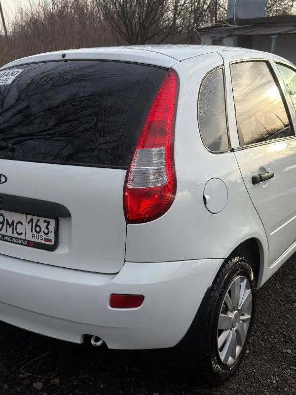 🔥продам ваз калина 1🔥 ✅год выпуска: 2012 ✅двигатель: 1.6.8кл. ✅цвет белое облако ✅электроусилитель руля ✅2стеклоподъемника ✅кондиционер ✅сигнализация + ц. замок ✅диски r14 yokohama шипы ✅хорошая музыка ✅салон в идеальгом состоянии двигатель масло не берет, не дымит, не троит, работает ровно!пробег 140т. км. кпп также в норме! дно, пороги, в идеале! по кузову гнили и рыжиков нет совсем! краснодон! цена:375т. р. тел:9591307226:9592033011. 📞 звоните: +7(959)1307226 - фотография - 3