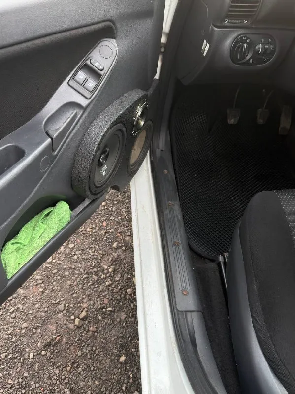 🔥продам ваз калина 1🔥 ✅год выпуска: 2012 ✅двигатель: 1.6.8кл. ✅цвет белое облако ✅электроусилитель руля ✅2стеклоподъемника ✅кондиционер ✅сигнализация + ц. замок ✅диски r14 yokohama шипы ✅хорошая музыка ✅салон в идеальгом состоянии двигатель масло не берет, не дымит, не троит, работает ровно!пробег 140т. км. кпп также в норме! дно, пороги, в идеале! по кузову гнили и рыжиков нет совсем! краснодон! цена:375т. р. тел:9591307226:9592033011. 📞 звоните: +7(959)1307226 - фотография - 9