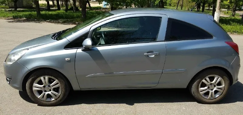Продам, opel corsa, 2007 г. в. , двс 1,4 л. (90 л. с. ) бензин, мкпп (5 ст. ), одометр 225к км. , передний привод. 2 владельца в птс abs, кондиционер, 2 электростеклопод. , эл. зеркала, ценр. замок с д/у, кожанный руль с регулировкой в двух плоскостях, салон ткань в хорошем состоянии, регулировка сидений механическая. покрышки r15 зима/лето. автомобиль технически исправен (посторонние шумы отсутствуют) и готов к эксплуатации. регистрация рф, переоформление мрэо гибдд, дкп осмотр днр г. харцызск стоимость 525 000 руб. торг!!!)))) +79493091505 📞 звоните: +7(949)3091505 - фотография - 4