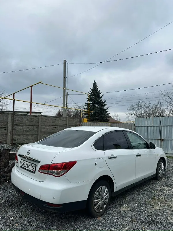 Nissan almera продаю личный автомобиль, я собственник машина на учете на мне. 2018 года выпуска. в одних руках 4 года. на данный момент на машине 76.000 км, оригинал любые проверки. по технике без нареканий, все работает включается, едет ровно, каких-то посторонних стуков звуков нет. кузов весь ровный, дтп не было, кузов проемы крыша в родной краске. на машине установлена дорогая мультимедиа с сенсорным экраном и хорошими динамиками. два комплекта резины лето/зима. есть кондиционер (работает), гидроусилитель руля, 4 стеклоподъемника, системы безопасности все родные в рабочем состоянии. по машине нюансов нет. продажа по причине приобретения жилья. цену вижу 850.000₽ с разумным торгом у капота реальному покупателю. +79494586120 📞 звоните: +7(949)4586120 - фотография - 3