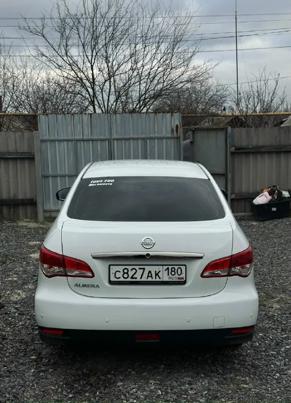 Nissan almera продаю личный автомобиль, я собственник машина на учете на мне. 2018 года выпуска. в одних руках 4 года. на данный момент на машине 76.000 км, оригинал любые проверки. по технике без нареканий, все работает включается, едет ровно, каких-то посторонних стуков звуков нет. кузов весь ровный, дтп не было, кузов проемы крыша в родной краске. на машине установлена дорогая мультимедиа с сенсорным экраном и хорошими динамиками. два комплекта резины лето/зима. есть кондиционер (работает), гидроусилитель руля, 4 стеклоподъемника, системы безопасности все родные в рабочем состоянии. по машине нюансов нет. продажа по причине приобретения жилья. цену вижу 850.000₽ с разумным торгом у капота реальному покупателю. +79494586120 📞 звоните: +7(949)4586120 - фотография - 4