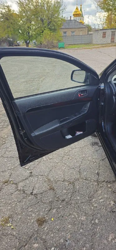 Mitsubishi lancer х 😎 пробег 159000km🛞 год выпуска 2012 объем двигателя 1,8 16 клоп 147 л. с. установлены кастомные фары зад и перед с анимацией приветствия😍(родные лежат в рабочем состоянии идут в комплекте) сигнализация старлайн с автозапуском, два ключа🔑 кондиционер заправлен работает исправно👍 2-х режимный подогрев передних седений🔥 4 электро стеклоподъемника! электро регулировка зеркал с подогревом! установлен выпускной коллектор 4,2,1 и сделан кастомный выхлоп🤤 2 комплекта резины на дисках зима лето👍 лето на r17 rays volk😍 сделан капитальный антикор днища!!! мультируль и круиз контроль! установлен автозвук без колхоза на место штатной акустики, 4 динамика dst усилок на них pride quattro xl, саб 12 machete с номинальной мощностью в 1200 моноблок machete 1500, две пищалки в штатных местах и питает все это андроид магнитола 10 дюймов 4/64gb🔊звук очень насыщенный и качественный🤤 цена 930 000 руб. торг +79495106384 сергей(если нет связи на этот же номер в тг пишите) - фотография - 6