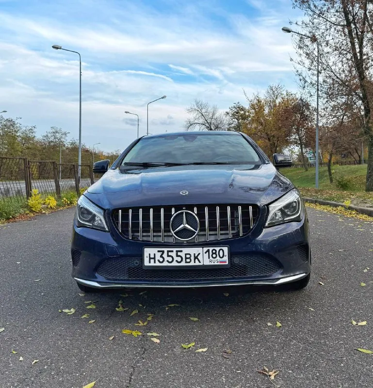 Собственник🖐️ продам: mercedes-benz cla 200 город: донецк (днр) год выпуска: 2018 пробег: 137000км коробка: автомат двигатель: 1.6 турбо два комплекта резины (на дисках р17 зима-лето), установлена новая акустическая система, подогрев сидений, датчик света, дождя фары лёд, парктроник, видеорегистратор, датчик приближения. цена: 1.970.000 больше подробностей по номеру: +79495721807 продажа в связи с покупкой другой машины. возможен здравый торг у капота! - фотография - 2