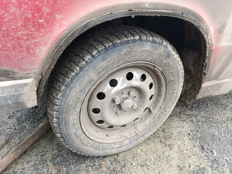 Продам ваз 2106.на газу. цена 35тыс. г. енакиево. документы укр. и днр учёт. резина 3 колёса зима, 1- лето. машина на ходу. +7949 - 477 - 18 - 93 (телеграмм 📞 звоните: +7(949)4771893 - фотография - 3