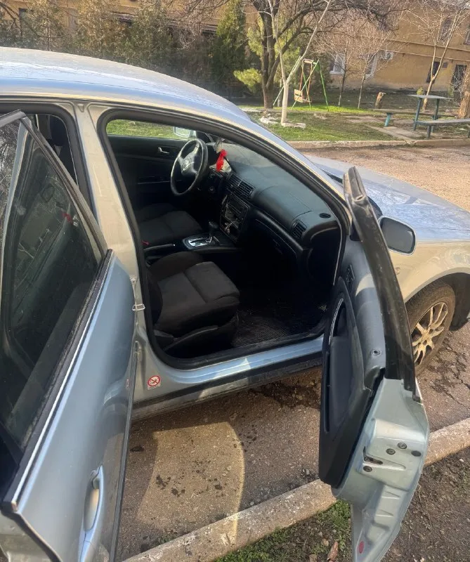 Срочно продам volkswagen passat b5 1,8 turbo, 2001г пробег родной 228234 машина в идеальном состоянии вложений не требует седан кондиционер, печка все работает коробка автомат работает без нареканий 180 регион двигатель и коробка передач в идеальном состоянии сел и поехал с комфортом документы впорядке цена: 475.000р + торг у капота, осмотр г. зугрэс номер для связи: +7 (949) 620-81-89 александр 📞 звоните: +7(949)6208189 - фотография - 3