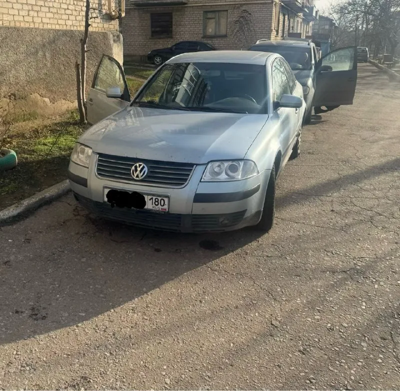 Срочно продам volkswagen passat b5 1,8 turbo, 2001г пробег родной 228234 машина в идеальном состоянии вложений не требует седан кондиционер, печка все работает коробка автомат работает без нареканий 180 регион двигатель и коробка передач в идеальном состоянии сел и поехал с комфортом документы впорядке цена: 475.000р + торг у капота, осмотр г. зугрэс номер для связи: +7 (949) 620-81-89 александр 📞 звоните: +7(949)6208189 - фотография - 7
