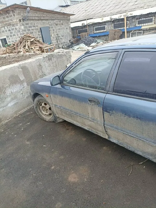 Продам mitsubishi lancer glx 1993 год выпуска на запчасти мотор 2,0 порвался ремень грм, коробка мех... - фотография