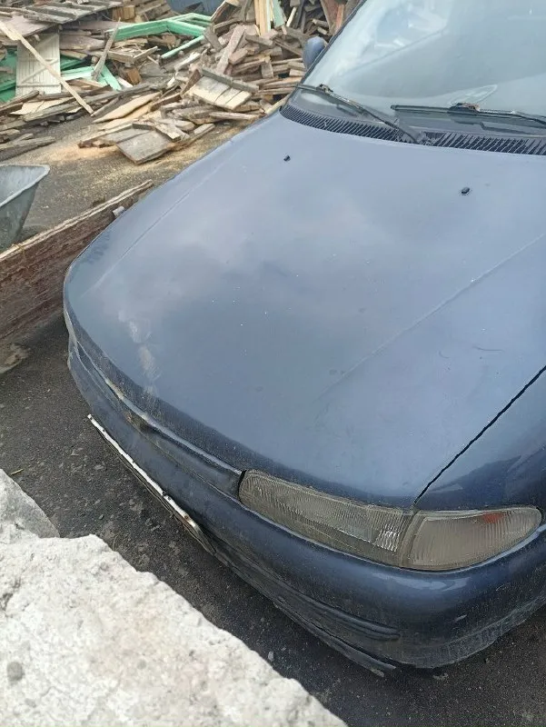 Продам mitsubishi lancer glx 1993 год выпуска на запчасти мотор 2,0 порвался ремень грм, коробка механика 5-ти ступка. комплектация: кондиционер, люк, 4 эл. стеклоподъемника, эл. зеркала с подогревом, регулировка руля по высоте, салон велюровый. состояние кузова видно на фото. цена 100.000 рублей звоните +79493591268 📞 звоните: +7(949)3591268 - фотография - 2