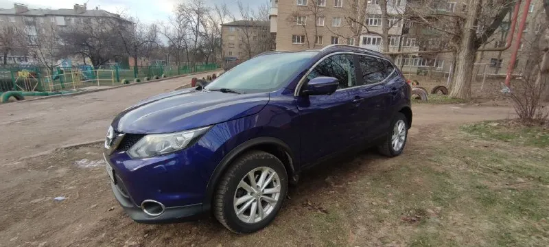 Продам nissan qashqai 2015 года. полный привод. коробка вариатор. обьём двигателя 2 литра,144 лс. пробег 162 тысячи. комплектация полная. панорама, бесключевой доступ, кожаный салон, подогрев передних сидений, двухзонный климат-контроль, мультируль, фотохромное зеркало заднего вида, круиз-контроль, камера 360°. мультимедиа с хорошей аккустикой. машина полностью обслужена. я собственник. масло в двигателе и коробке менялось недавно. продажа не срочная. цена 1 млн.620 тысяч. торг минимальный у капота. +79493500751 - дмитрий. просьба, перекупам не беспокоить. 📲 tg: дмитрий воробьёв 📞 звоните: +7(949)3500751 - фотография - 2