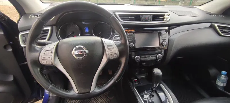 Продам nissan qashqai 2015 года. полный привод. коробка вариатор. обьём двигателя 2 литра,144 лс. пробег 162 тысячи. комплектация полная. панорама, бесключевой доступ, кожаный салон, подогрев передних сидений, двухзонный климат-контроль, мультируль, фотохромное зеркало заднего вида, круиз-контроль, камера 360°. мультимедиа с хорошей аккустикой. машина полностью обслужена. я собственник. масло в двигателе и коробке менялось недавно. продажа не срочная. цена 1 млн.620 тысяч. торг минимальный у капота. +79493500751 - дмитрий. просьба, перекупам не беспокоить. 📲 tg: дмитрий воробьёв 📞 звоните: +7(949)3500751 - фотография - 7
