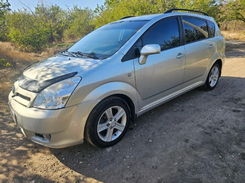 Продаю toyota corolla verso 2005 года выпуска 7-местный минивэн в отличном состоянии! двигатель – 2.0 л. с)расход по трассе около 5.5 л/100 км механическая коробка передач. цена 900 тысяч, торг. +79493114307 📞 звоните: +7(949)3114307 - фотография - 3