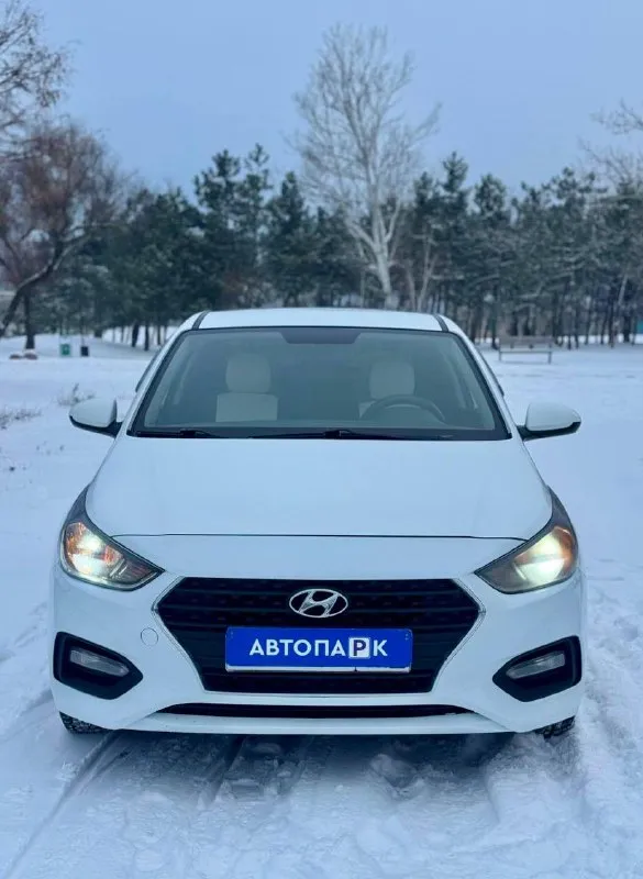 🇰🇵 hyundai solaris 💰цена: 1 000 000р 🏢город: мариуполь 📅год выпуска: 2019 🧾пробег: 169 190 км. ⚙️двигатель: 1.6 ⛽топливо: бензин ⚙️кпп: механика 6 ст. 📞 телефон: +7-949-727-41-51 +7-949-551-91-52 +7-989-263-55-56 💾 описание:. .. b> отличное состояние. ✅ кузов без коррозии. ✅ южная эксплуатация. ✅ оригинальный пробег. ✅ заводское остекление. ✅ техническая часть на 5+. ✅ салон как новый. ❄️ кондиционер, гур, abs, 2 airbag, android магнитола, новая зимняя резина, центральный замок. улица шевченко 2️⃣6️⃣9️⃣ 🏦 возможна продажа в кредит по двум документам. - фотография - 2