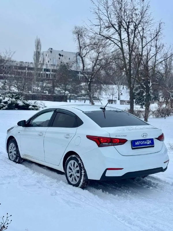🇰🇵 hyundai solaris 💰цена: 1 000 000р 🏢город: мариуполь 📅год выпуска: 2019 🧾пробег: 169 190 км. ⚙️двигатель: 1.6 ⛽топливо: бензин ⚙️кпп: механика 6 ст. 📞 телефон: +7-949-727-41-51 +7-949-551-91-52 +7-989-263-55-56 💾 описание:. .. b> отличное состояние. ✅ кузов без коррозии. ✅ южная эксплуатация. ✅ оригинальный пробег. ✅ заводское остекление. ✅ техническая часть на 5+. ✅ салон как новый. ❄️ кондиционер, гур, abs, 2 airbag, android магнитола, новая зимняя резина, центральный замок. улица шевченко 2️⃣6️⃣9️⃣ 🏦 возможна продажа в кредит по двум документам. - фотография - 4