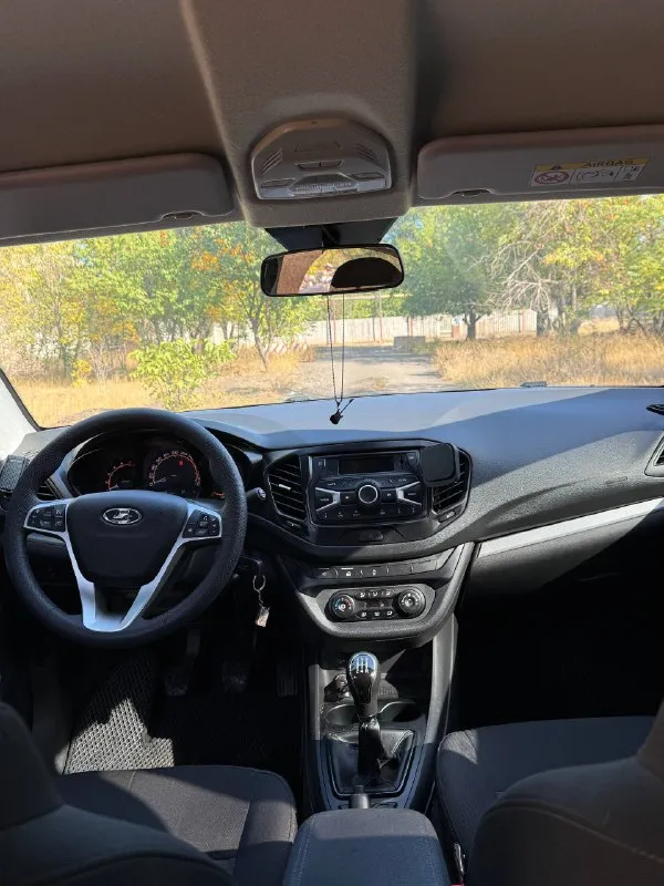 Продам lada vesta год: 2021 (куплена в 2022) пробег: 38.000км собственник один состояние идеальное, зимняя резина на штампах(не ржавые) имеется комплект летней резины на литье, би лед линзы в птф, доводчики багажника, четыре стеклоподъемника, сигнализация с автозапуском, замена масла каждые 8тыс. км цена: 1.150.000 +79499718262 алексей машина находится в донецке - фотография - 5