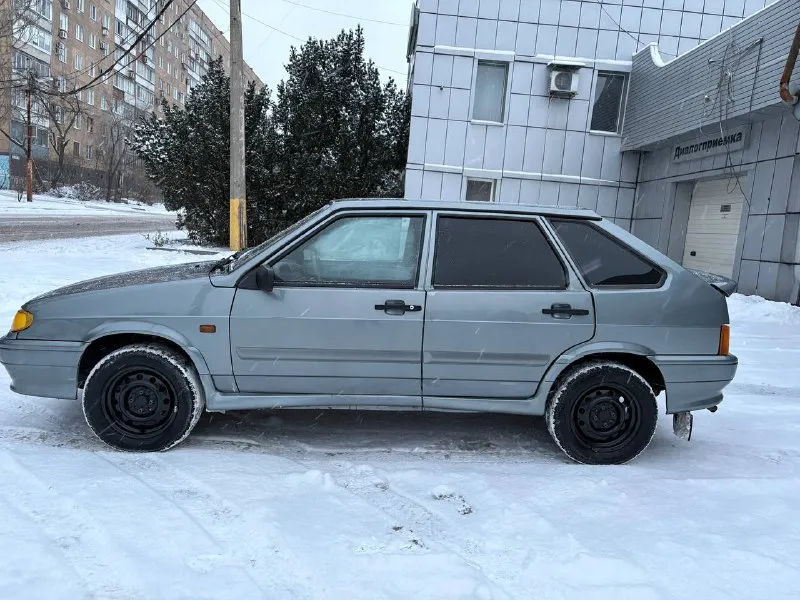 Продам ваз 2114 2012 год установлен газ евро 4 вписан в птс пробег-168,000 мотор откапитален недавно стоят валы и прошивка, едет очень бодро авто в хорошем и живом состоянии, сел поехал! кузов в хорошем состоянии без ржавчины и рыжиков новая зимняя резина цена-290,000 +79494576656 - фотография - 5