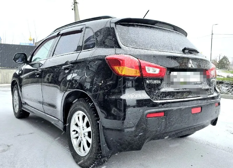 Продаётся автомобиль mitsubishi asx 2013 года, 1,6 механика, автомобиль без дтп, в отличном состоянии без гнили и ржавчин. салон ухоженный на новой зимней резине, автомобиль обслужевался по регламенту каждые 8 тыщ менял масло оригинальное mitsubishi. 5/40 по ходовой части всё хорошо, стоят новые лэд лампы свет очень 👍 юридически чист продажа с полным переоформлением. писать или звонить в телеграмм по номеру +79496167298 место осмотра г. донецк осмотр по договорённости так как работаю в области, цена 1.000000 продажа с полным переоформлением. 📲 tg: анна 📞 звоните: +7(949)6167298 - фотография - 6