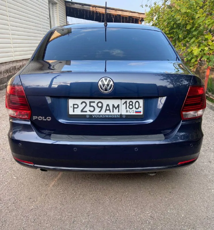 Продам личный автомобиль volkswagen polo 2015 года, двигатель 1,6 бензин, мкпп, пробег 175тыс. км. , автомобиль в отличном состоянии. комплектация: кондиционер, парктроник, подогрев сидений, обогрев лобового и заднего стекла, электрорегулировка зеркал, эур, abs, мультимедиа, aux, usb. автомобиль находится в мариуполе, вложений никаких не требует. цена 999 000 рублей. все интересующие вопросы по телефону +79497469982 торг у капота 📲 tg: @oksisweet 📞 звоните: +7(949)7469982 - фотография - 3