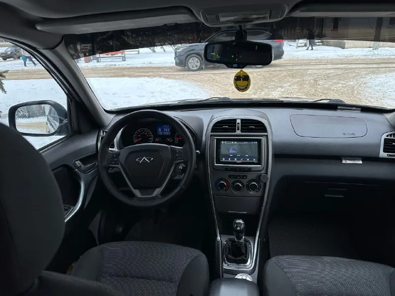 Продам cherry tiggo сборка тагаз. 1.8л. (132л. с) передний привод, коробка механика. 2012г выпуска. пробег 190.000км оригинал. авто без дтп. зеленая автотека. есть косметические окрасы. по машине было много чего сделано, авто обслужено. двигатель масло не ест, не дымит, работает ровно. коробка работает в штатном режиме. ходовая часть практически вся новая. половина запчастей установлена от raw4. переоформление без проблем. зимняя резина мишлен. лето отдам в комплект к машине. по комплектации: подогрев сидений, зеркал заднего вида, заднего стекла. люк, андроид магнитола, кондиционер, 4 стекло подъемника, парктроники, усилитель руля, abs. фаркоп под прицеп. цена 599.000₽ торг. видео по запросу. +79595105088 (вацап, телеграмм 📞 звоните: +7(959)5105088 - фотография - 6