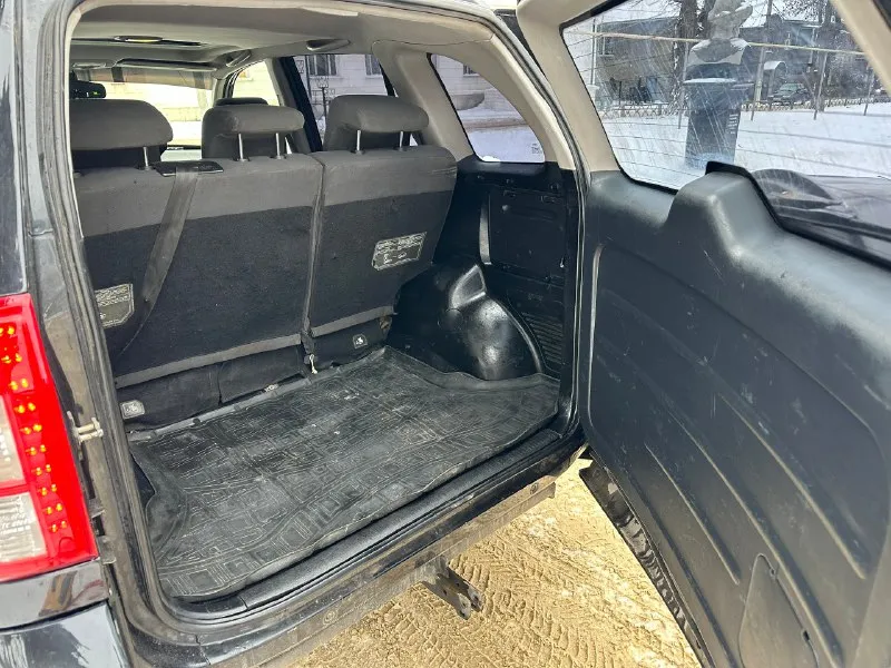 Продам cherry tiggo сборка тагаз. 1.8л. (132л. с) передний привод, коробка механика. 2012г выпуска. пробег 190.000км оригинал. авто без дтп. зеленая автотека. есть косметические окрасы. по машине было много чего сделано, авто обслужено. двигатель масло не ест, не дымит, работает ровно. коробка работает в штатном режиме. ходовая часть практически вся новая. половина запчастей установлена от raw4. переоформление без проблем. зимняя резина мишлен. лето отдам в комплект к машине. по комплектации: подогрев сидений, зеркал заднего вида, заднего стекла. люк, андроид магнитола, кондиционер, 4 стекло подъемника, парктроники, усилитель руля, abs. фаркоп под прицеп. цена 599.000₽ торг. видео по запросу. +79595105088 (вацап, телеграмм 📞 звоните: +7(959)5105088 - фотография - 8