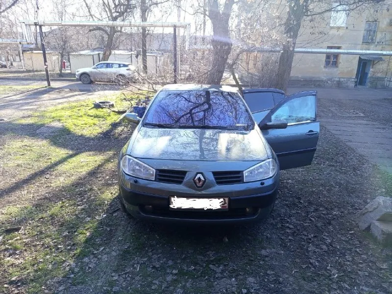 Продам renault меган 2 год выпуска: 2005год двигатель 1.6 мкпп пробег :215000 тыс авто в идеальном состоянии по технике все хорошо, недавно делался двигатель, а так же ходовая часть, в авто уверен, любые проверки с вашей стороны. также в комплект с авто отдам летний комплект резины на дисках в авто установлен авто звук. территориально г. донецк по всем остальным вопросам звоните по номеру: +79497134410 за авто хочу: 670тыс минимальный торг 📞 звоните: +7(949)7134410 - фотография - 2