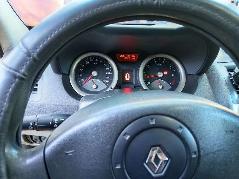 Продам renault меган 2 год выпуска: 2005год двигатель 1.6 мкпп пробег :215000 тыс авто в идеальном состоянии по технике все хорошо, недавно делался двигатель, а так же ходовая часть, в авто уверен, любые проверки с вашей стороны. также в комплект с авто отдам летний комплект резины на дисках в авто установлен авто звук. территориально г. донецк по всем остальным вопросам звоните по номеру: +79497134410 за авто хочу: 670тыс минимальный торг 📞 звоните: +7(949)7134410 - фотография - 3