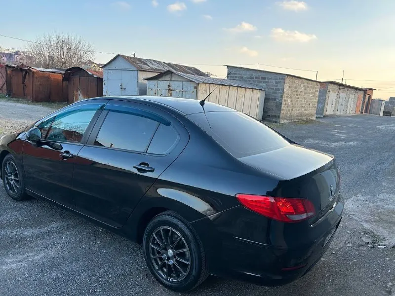 Продам peugeot 408, 2013 год двигатель 1.6 бензин, акпп асин полноценный автомат 6 ступенчатый, авто в отличном состоянии самая максимальная комплектация, в дтп авто не участвовал, прошла полное т. о заменены все фильтра масла, вложения не требует, климат контроль полный эльктро пакет, подогревы сидения, мульти руль, круиз контроль датчик света датчик дождя, мультимедиа андроид камера заднего вида, сигнализация сервисная книга новая зимняя резина в подарок отдам летний комплект колес, по документам полный порядок любой вид оформления, цена 650.000 р тел +79494999723 мариуполь 📲 tg: в 📞 звоните: +7(949)4999723 - фотография - 4