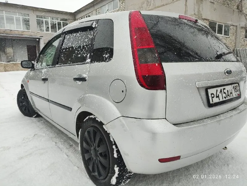 Продам ford фиеста 2004г двигатель 1,6 кпп механика кондиционер (работает) новый акб два комплекта резины по ходовой и кузову без проблем авто находится в мариуполе цена 380т. руб звонить +79497529629 +79490873487 📲 tg: слава 📞 звоните: +7(949)7529629 - фотография - 4