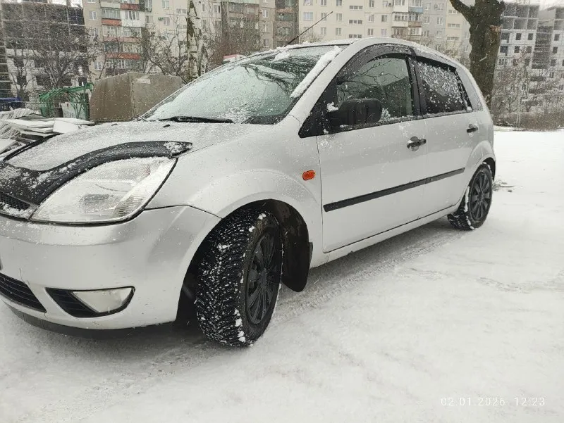 Продам ford фиеста 2004г двигатель 1,6 кпп механика кондиционер (работает) новый акб два комплекта резины по ходовой и кузову без проблем авто находится в мариуполе цена 380т. руб звонить +79497529629 +79490873487 📲 tg: слава 📞 звоните: +7(949)7529629 - фотография - 5