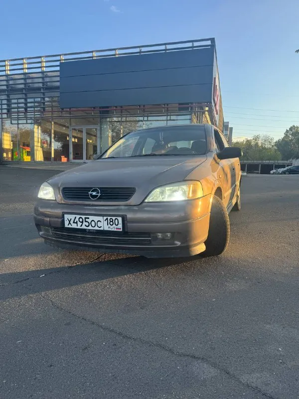 Продам opel astra g в красивом цвете! кузов в хорошем состоянии, но присутствуют следи эксплуатации! 1,6 16ти клапанный, работает как швейцарские часы. нигде ничего не течет! коробка без вопросов и подтеков. не грустит, не выбивает. ходовая часть также без вопросов. все записи по обслуживанию предоставлю. машина пригнана из германии, я второй владелец по рф! богатая комплектация 4 стеклоподъемника, подушки, abs, регулировка руля, кондиционер, в круг дисковые тормоза, заводские диски r15, птф дополнительно установил led дампы на ближний свет. машина на газу!!! салон в достойном состоянии. хорошо уступлю у капота. машина личная, не перекуп. любые проверки на сто цена 360т рублей. торг только у капота! возможен обмен с вашей доплатой. осмотр г. донецк(можно где-то встретиться) телефон +7 (949) 382-16-41 📲 tg: @z_igor1 📞 звоните: +7(949)3821641 - фотография - 2