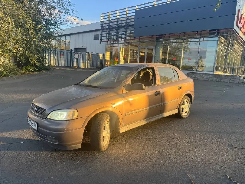 Продам opel astra g в красивом цвете! кузов в хорошем состоянии, но присутствуют следи эксплуатации! 1,6 16ти клапанный, работает как швейцарские часы. нигде ничего не течет! коробка без вопросов и подтеков. не грустит, не выбивает. ходовая часть также без вопросов. все записи по обслуживанию предоставлю. машина пригнана из германии, я второй владелец по рф! богатая комплектация 4 стеклоподъемника, подушки, abs, регулировка руля, кондиционер, в круг дисковые тормоза, заводские диски r15, птф дополнительно установил led дампы на ближний свет. машина на газу!!! салон в достойном состоянии. хорошо уступлю у капота. машина личная, не перекуп. любые проверки на сто цена 360т рублей. торг только у капота! возможен обмен с вашей доплатой. осмотр г. донецк(можно где-то встретиться) телефон +7 (949) 382-16-41 📲 tg: @z_igor1 📞 звоните: +7(949)3821641 - фотография - 3
