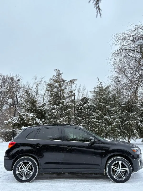 Mitsubishi asx 2015 года выпуска. мотор 1.8, не троит, не стучит, масло не жрет, работает как часы. кузов в отличном состоянии без гнили дыр и всего подобного. самая полная комплектация, в которой: мульти руль, круиз контроль, подогревы передних сидений, лазерная оптика, потолок алькантара, сенсорная магнитола с блютусом, камера заднего вида, отличная оптика, электроскладывание зеркал, кожаный салон, и много всего прочего. кристально чистые документы, присутствуют все оригинальные инструкции по эксплуатации. могу присутствовать при переоформление. цена:1.130.000 (торг реальному покупателю) связь: +7 (949) 505-12-22 +7 (949) 566-83-04 (есть телеграмм и вотсап) 📞 🇷🇺 звоните: +79495051222 - фотография - 2