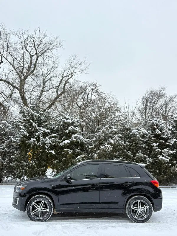 Mitsubishi asx 2015 года выпуска. мотор 1.8, не троит, не стучит, масло не жрет, работает как часы. кузов в отличном состоянии без гнили дыр и всего подобного. самая полная комплектация, в которой: мульти руль, круиз контроль, подогревы передних сидений, лазерная оптика, потолок алькантара, сенсорная магнитола с блютусом, камера заднего вида, отличная оптика, электроскладывание зеркал, кожаный салон, и много всего прочего. кристально чистые документы, присутствуют все оригинальные инструкции по эксплуатации. могу присутствовать при переоформление. цена:1.130.000 (торг реальному покупателю) связь: +7 (949) 505-12-22 +7 (949) 566-83-04 (есть телеграмм и вотсап) 📞 🇷🇺 звоните: +79495051222 - фотография - 5