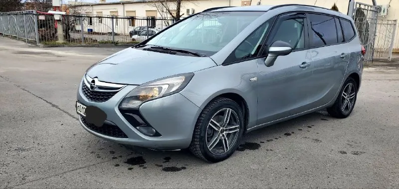 Продам opel zafira tourer год 2013 1,8 механика бензин пробег 220000 прошу не путать с 1,4 двигателя... - фотография