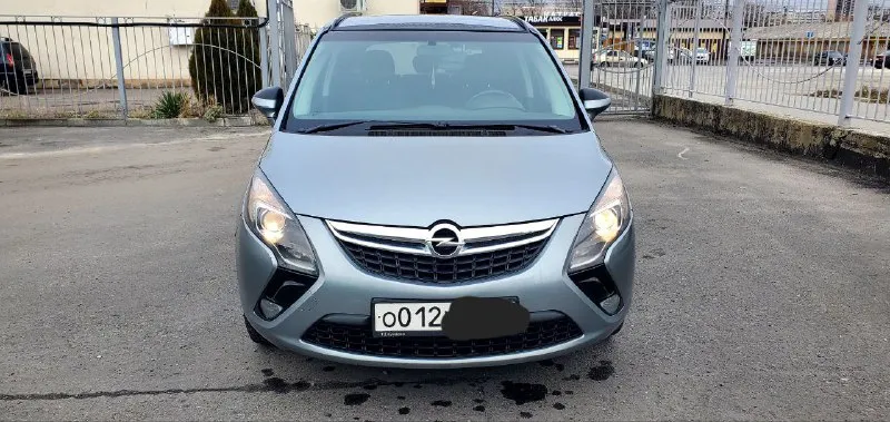 Продам opel zafira tourer год 2013 1,8 механика бензин пробег 220000 прошу не путать с 1,4 двигателя машина в идеальном состоянии 1 хозяин в родном окрасе без ржавчины и прочих недостатков двигатель коробка ходовая всё в отличном состоянии без вложений за машиной следили и относились очень бережно 2 ключа 2 брилка хорошая комплектация датчик дождя датчик света круиз контроль климат и многое другое остальная информация по телефону цена 1100.000 торг. .т + 7 949 003 60 29.. .+ 7 949 493 25 03 - фотография - 2