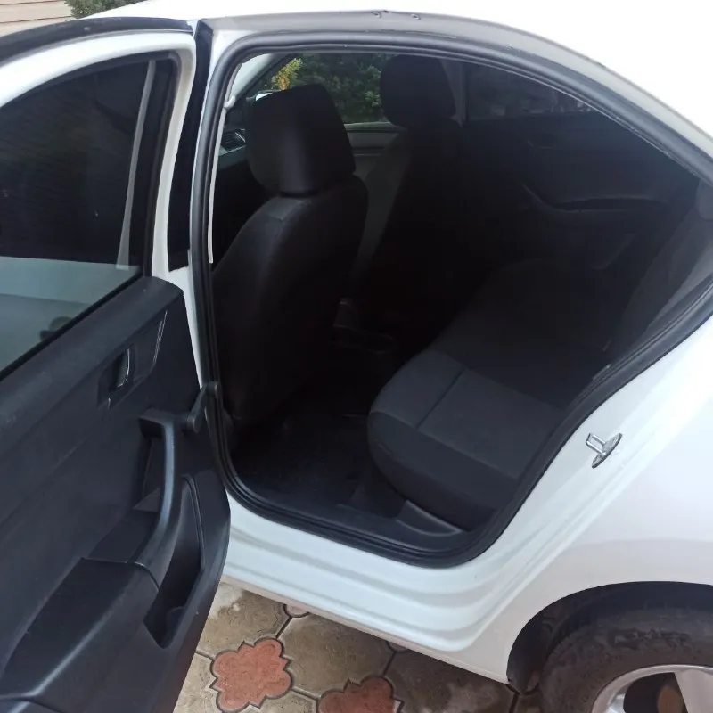 Skoda рапид 1.6 ат 2016 год двигатель и акп без проблем в хорошем состоянии+ по ходовой что надо заменил не стучит не гремит хорошая сигнализация с обратной связью стоит на учете 180 регион продажа от собственника. возможен обмен на авто дешевли с вашей доплатой цена 799 000 рублей на обмен дороже тел +7949- 366- 94 -78 осмотр донецк ленинский район 📞 звоните: +7(949)3669478 - фотография - 5