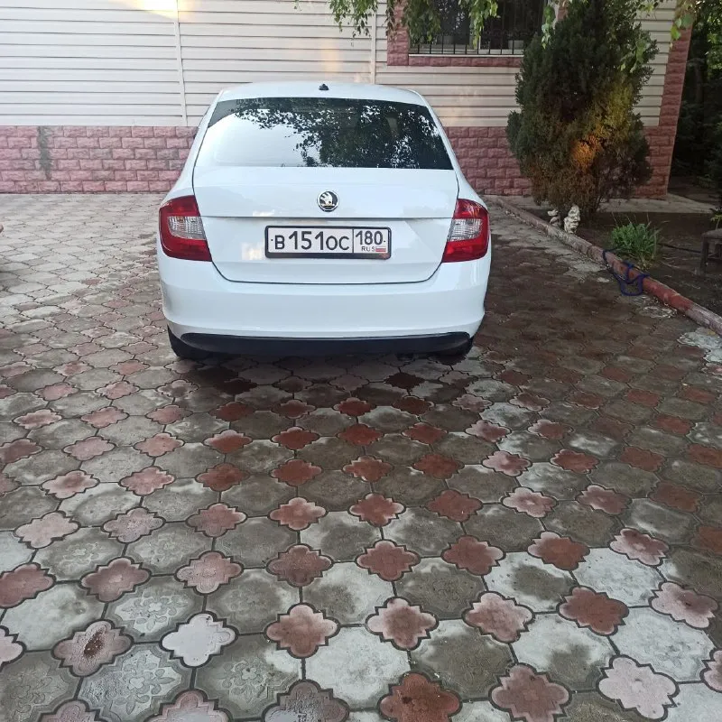 Skoda рапид 1.6 ат 2016 год двигатель и акп без проблем в хорошем состоянии+ по ходовой что надо заменил не стучит не гремит хорошая сигнализация с обратной связью стоит на учете 180 регион продажа от собственника. возможен обмен на авто дешевли с вашей доплатой цена 799 000 рублей на обмен дороже тел +7949- 366- 94 -78 осмотр донецк ленинский район 📞 звоните: +7(949)3669478 - фотография - 7