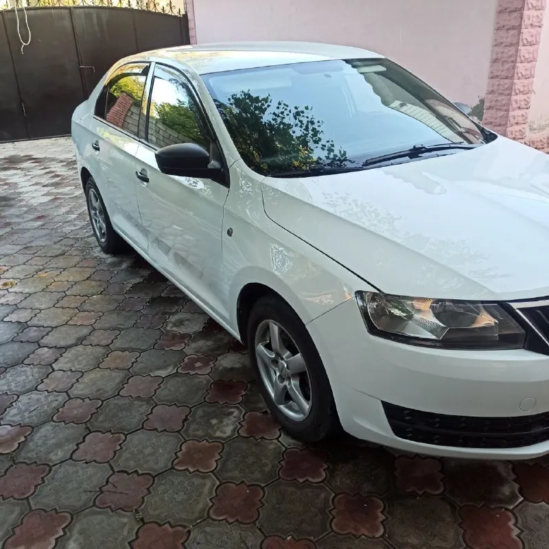 Skoda рапид 1.6 ат 2016 год двигатель и акп без проблем в хорошем состоянии+ по ходовой что надо заменил не стучит не гремит хорошая сигнализация с обратной связью стоит на учете 180 регион продажа от собственника. возможен обмен на авто дешевли с вашей доплатой цена 799 000 рублей на обмен дороже тел +7949- 366- 94 -78 осмотр донецк ленинский район 📞 звоните: +7(949)3669478 - фотография - 8