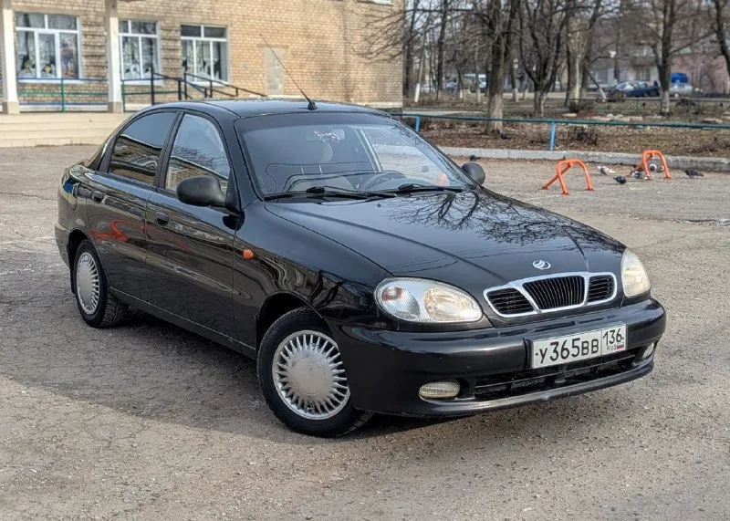 Продаю 📣 lanos с максимальной комплектацией 2012 год пробег 159 000 тысяч родного точно родного смотрите авто теку двигатель 1.5 бензин работает идеально масло от замены до замены коробка механика работает идеально не хрустит не скрипит просто идеально работает ходовая часть тоже работает идеально не стучит не скрипит не бьет не где не чего автомобиль без единого подкраска не где и не разу у автомобиля один владелец за всю историю его существования есть все документы по эксплуатации автомобиля целый пакет документов кому нужно все покажу у автомобиля работает кондиционер работает точно печка греет идеально можно ездить в одной футболки стекло подъемники работают быстро нормально стоит простенькая акустика салон идеальный не единой дырочки не прокуренный днище в идеальном состоянии состоянии автомобиля идеальное все работает каждая лампочка 💡 каждый поворотик каждая кнопочка цена 385 000 рублей возможно обмен на обмен цена другая звоните подробнее расскажу +79490887512 - фотография - 2