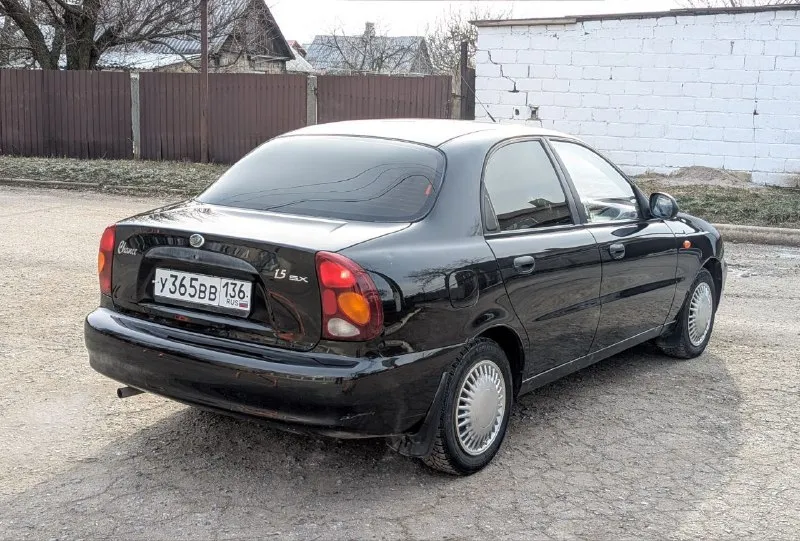 Продаю 📣 lanos с максимальной комплектацией 2012 год пробег 159 000 тысяч родного точно родного смотрите авто теку двигатель 1.5 бензин работает идеально масло от замены до замены коробка механика работает идеально не хрустит не скрипит просто идеально работает ходовая часть тоже работает идеально не стучит не скрипит не бьет не где не чего автомобиль без единого подкраска не где и не разу у автомобиля один владелец за всю историю его существования есть все документы по эксплуатации автомобиля целый пакет документов кому нужно все покажу у автомобиля работает кондиционер работает точно печка греет идеально можно ездить в одной футболки стекло подъемники работают быстро нормально стоит простенькая акустика салон идеальный не единой дырочки не прокуренный днище в идеальном состоянии состоянии автомобиля идеальное все работает каждая лампочка 💡 каждый поворотик каждая кнопочка цена 385 000 рублей возможно обмен на обмен цена другая звоните подробнее расскажу +79490887512 - фотография - 5