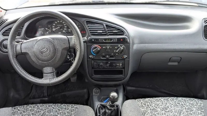 Продаю 📣 lanos с максимальной комплектацией 2012 год пробег 159 000 тысяч родного точно родного смотрите авто теку двигатель 1.5 бензин работает идеально масло от замены до замены коробка механика работает идеально не хрустит не скрипит просто идеально работает ходовая часть тоже работает идеально не стучит не скрипит не бьет не где не чего автомобиль без единого подкраска не где и не разу у автомобиля один владелец за всю историю его существования есть все документы по эксплуатации автомобиля целый пакет документов кому нужно все покажу у автомобиля работает кондиционер работает точно печка греет идеально можно ездить в одной футболки стекло подъемники работают быстро нормально стоит простенькая акустика салон идеальный не единой дырочки не прокуренный днище в идеальном состоянии состоянии автомобиля идеальное все работает каждая лампочка 💡 каждый поворотик каждая кнопочка цена 385 000 рублей возможно обмен на обмен цена другая звоните подробнее расскажу +79490887512 - фотография - 6