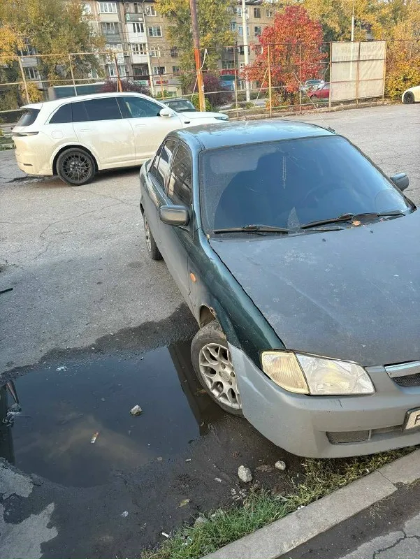Продам mazda 323 2000г. диски, зимняя резина, 16-кл. едет нормально, можно заняться топливной - буде... - фотография