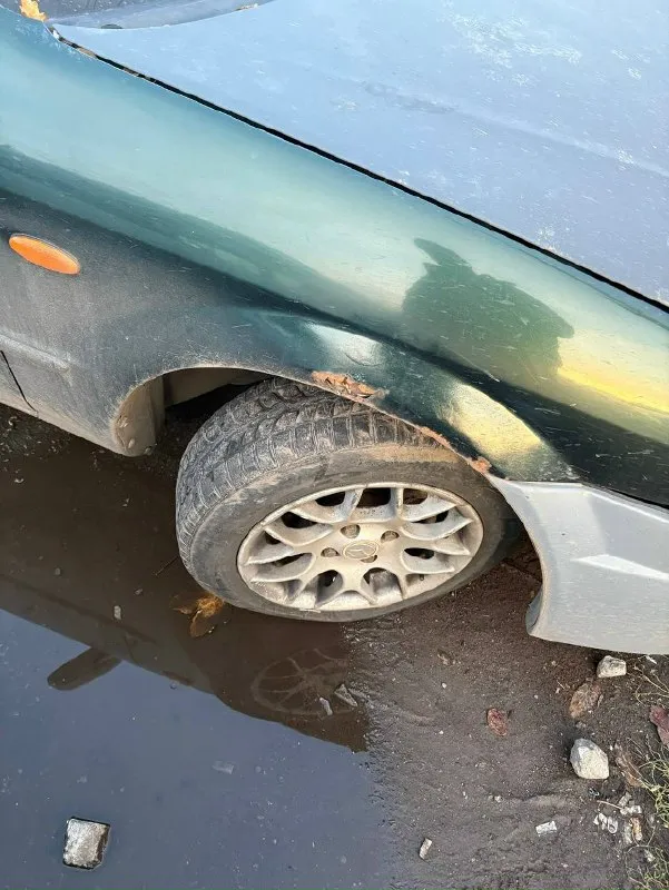 Продам mazda 323 2000г. диски, зимняя резина, 16-кл. едет нормально, можно заняться топливной - будет ехать лучше. без воздуха 50 тысяч приезжайте забирайте. +79495610737 📞 звоните: +7(949)5610737 - фотография - 3