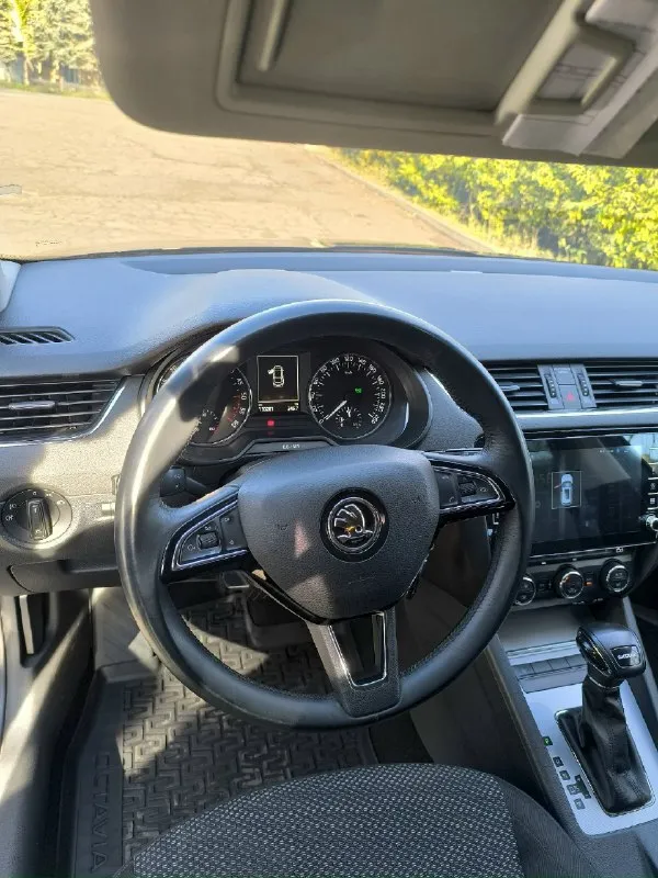 Продам skoda а7 2.0 тди, dsg6-мокрая,2013г пробег 130.000т. в очень хорошем состоянии, новая зимняя резина, везде оригинальные коврики, сабвуфер, догреватель салона, сигнализация, контурная подсветка салона, сервисная книга, два ключа, во владении больше 3 лет, я второй хозяин. цена 1500000. макеевка. ±79493618562 📞 звоните: +7(949)3618562 - фотография - 4