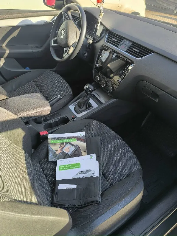 Продам skoda а7 2.0 тди, dsg6-мокрая,2013г пробег 130.000т. в очень хорошем состоянии, новая зимняя резина, везде оригинальные коврики, сабвуфер, догреватель салона, сигнализация, контурная подсветка салона, сервисная книга, два ключа, во владении больше 3 лет, я второй хозяин. цена 1500000. макеевка. ±79493618562 📞 звоните: +7(949)3618562 - фотография - 5