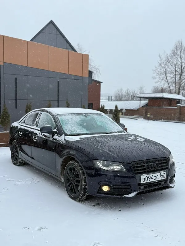Ауди a4 b8 1.8t автомат 2008год ценник 899.000 рублей авто в хорошем состоянии с пробегом на фото на полном ходу - сел и поехал, без нареканий двигатель работает ровно как часы (масло не ест) коробка переключается плавно - ходовая часть норм кузов оцинкованный, все стекла родные салон опрятный, хорошая музыка, резина зима любое оформление, юридический чистый автомобиль макеевка +79498559051 📞 🇷🇺 звоните: +79498559051 - фотография - 2